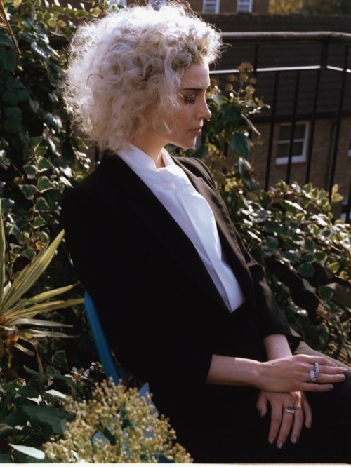 tinyhomosexual:tracetheandes:Annie Clark for Wonderland Magazinepetit-pavot