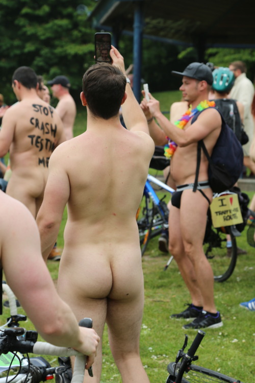 teamwnbr:  World Naked Bike Ride Bristol UK 2016 To see more pics of this great event go to… http://publiclynude.tumblr.com/ The WNBR is a world-wide campaign that has a number of key issues it promotes at events all over the world.  Its objectives