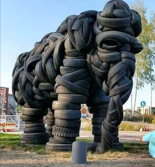 my-kelde:Villu Jaanisoo. Elephant Sculpture,