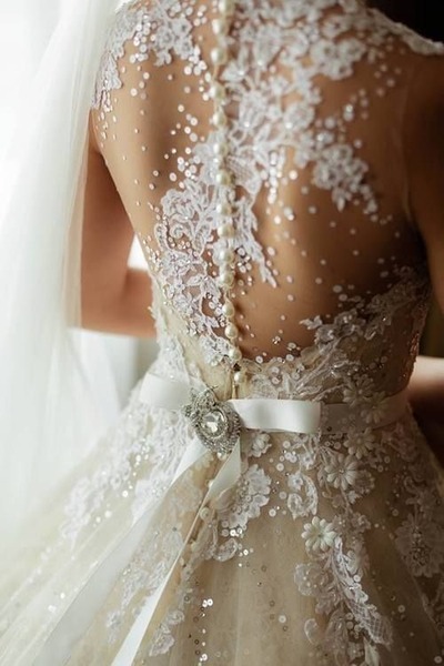fashioncentralpk:  http://www.fashioncentral.pk/beauty-style/dresses/ 