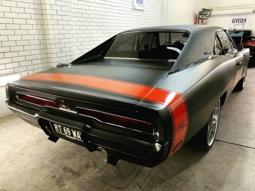 das-blut: jacdurac:   1969 Dodge Charger adult photos