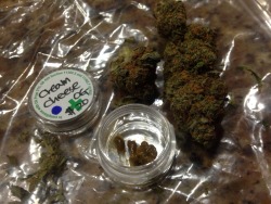 Mmm mmm mmm Cali dabs & kush :3 yes,