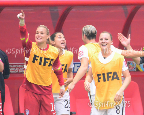 wambach-off-my-uswnt:  polarbearsuburbs:  Ash couldn’t control herself at the WWC final   she is the absolute cutest