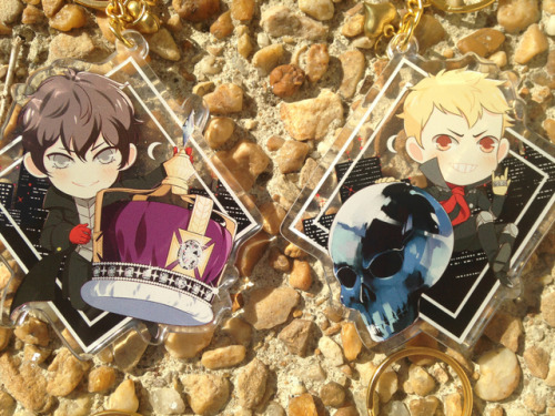 Took better pictures of my charms! Also have a close up of the glitter in the first picture. If you 