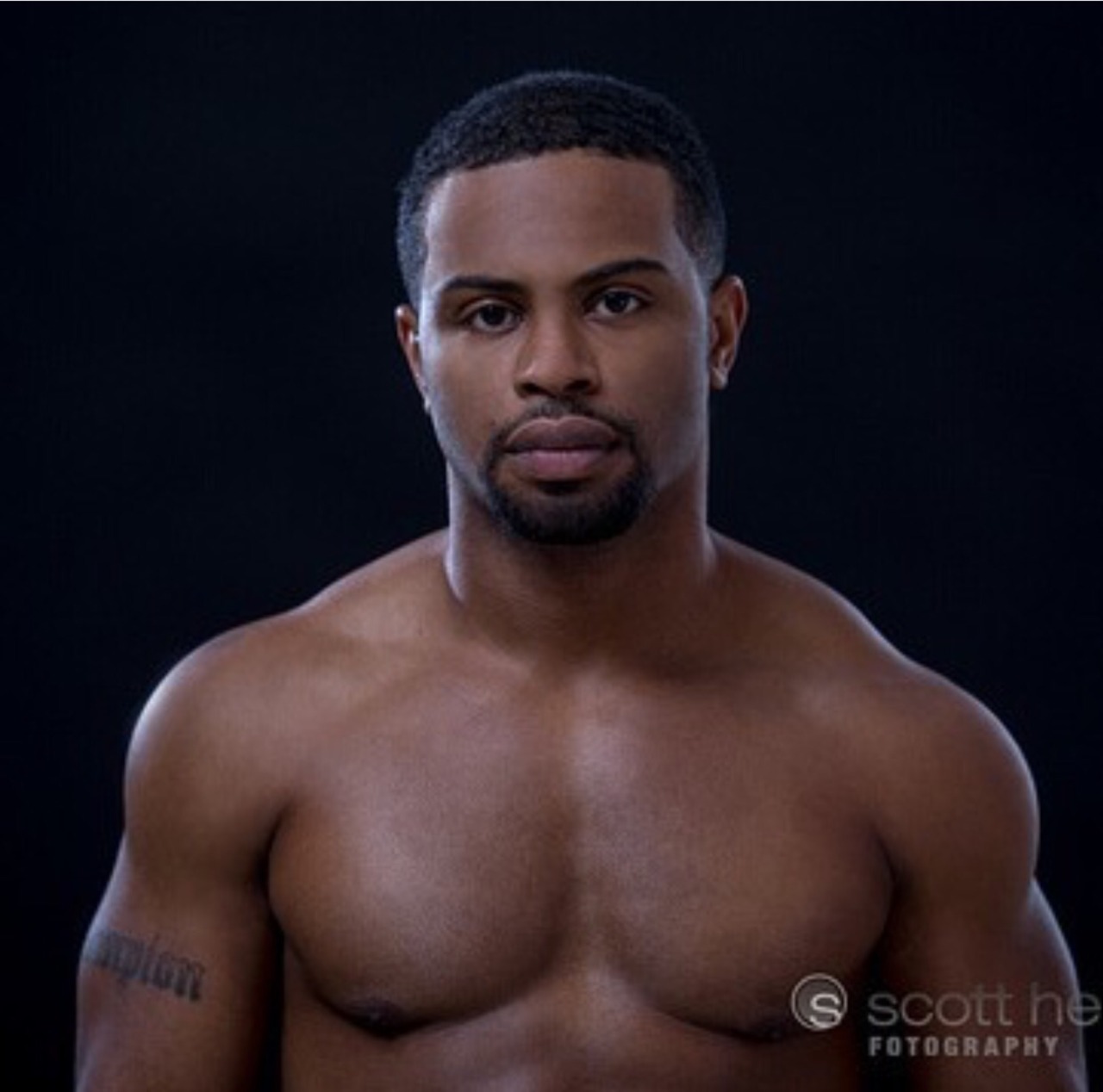 hottestmenontheplanet:  He fine plus he the real MVP for his post on giving head