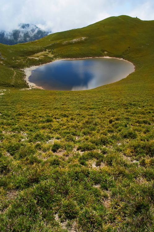 breathtakingdestinations - Chiaming Lake - China (by Gabriel...