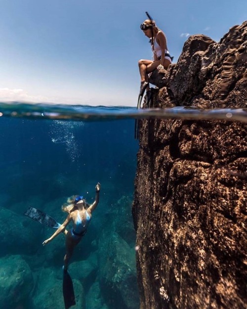 soonerdiver:  bluuespace:  Join @bluuespace for more amazing pics of the deep blue 🌊! _ 📱 from @galen.neil 📷 by @galen.neil _ #freediving | #spearfishing | #scubadiving | #surfing | #windsurfing | #kitesurfing | #spearo | #speargun | #wakeboarding