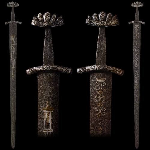 jizzfrosti:I TAKE NO CREDIT FOR THIS PICTUREAn Exceptional Viking Sword with Gold and Silver Inlaid 