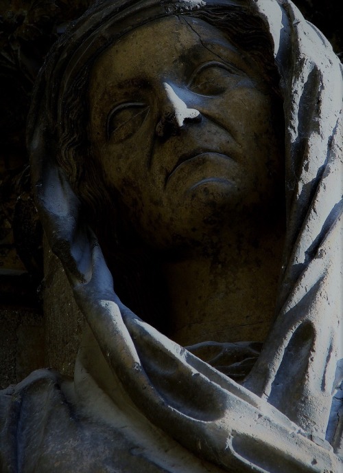 twirld:Cathedral of Notre Dame de Reims, France (detail, 1211-25) Saint Elizabeth (Visitation Group)