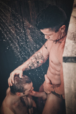 bimarrieddaddy:  33,000 followers! Sometimes, life is messy Because I’m Bi. http://bimarrieddaddy.tumblr.com/