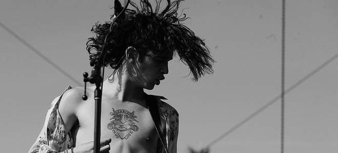 darrencrissbru: Matty Healy from The 1975 hair flips appreciation post (x) 