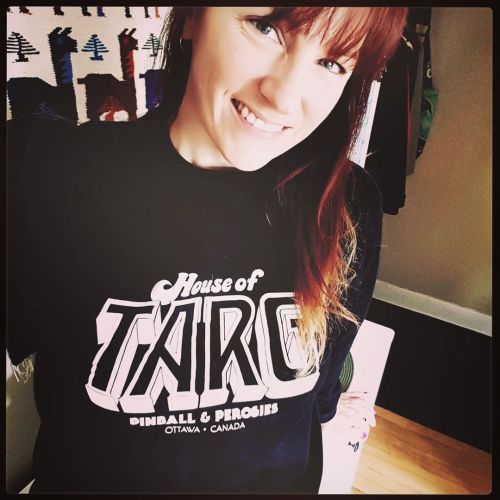 SPOTTED! Our good pal (and certified pinball wizard!!) @heatherryerse rocks the TARG crewneck in iso