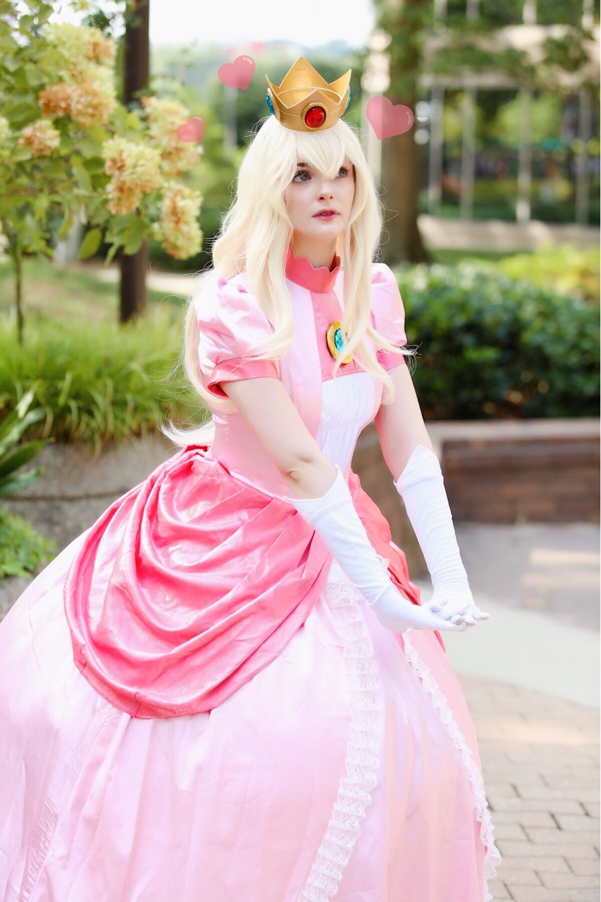 .xCOSPLAY INSPOx. — Princess Peach at AWA 2018!