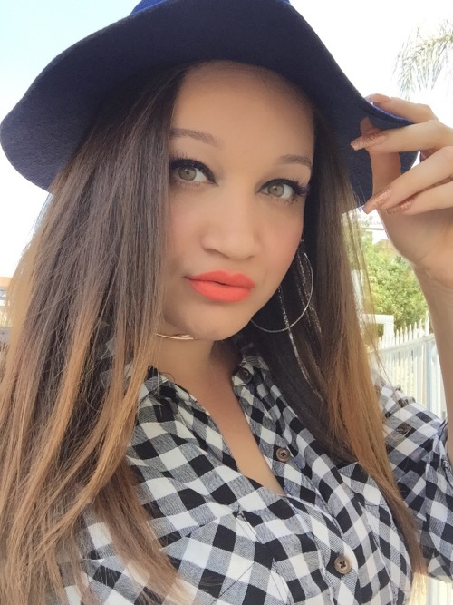 exoticplusmodel:  Dirty ass downtown Los Angeles 🌞 I’m still cute tho hahahhaaaa 😍😍😍