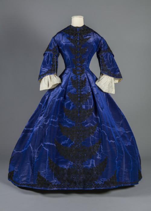 Visiting dress ca. 1868From the Maryland Center for History and Culture