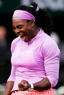 sistermaryfake:   itsjinyoungnotjr: With a 3rd round victory over Azarenka, Serena Williams becomes the 1st woman in the Open Era to achieve 50  wins in all 4 Majors.   continentalgrip 