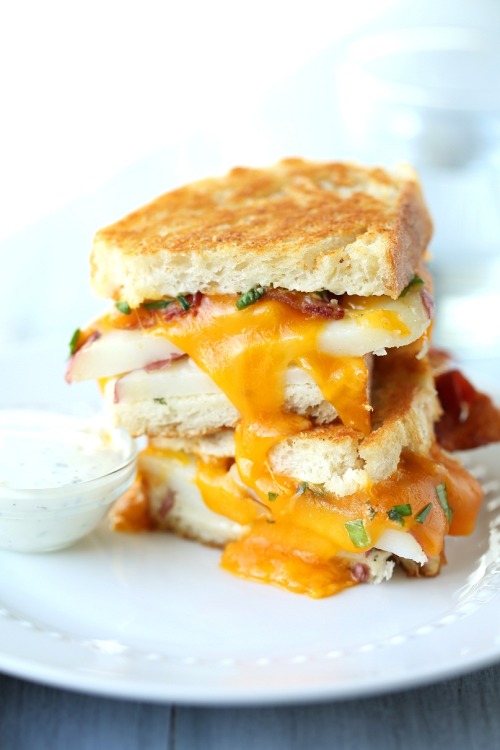 wisconsincheese:Don’t forget to enter the 2014 Grilled Cheese Recipe Showdown for your chance 