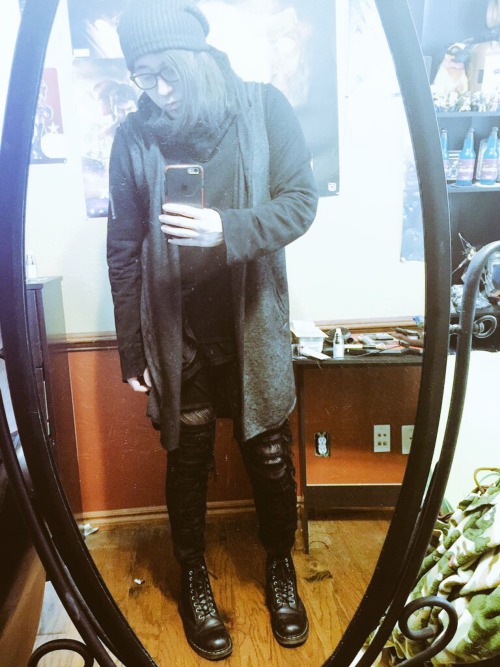 transisbeautiful:  vaulttgirl:  Cute outfit of the day, got lots of compliments!  💖💙