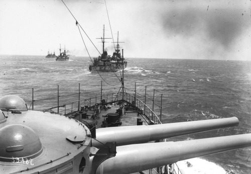 French warships on naval maneuvers, 1914.