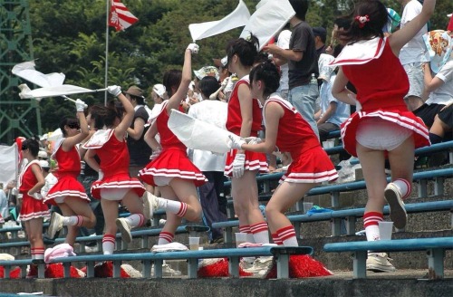 Porn :  Japanese cheerleader photos