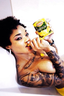 ebonynexotic:  Tattooed beauty