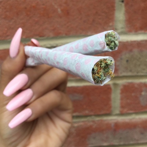 hollyselfe: Double bubblegum.