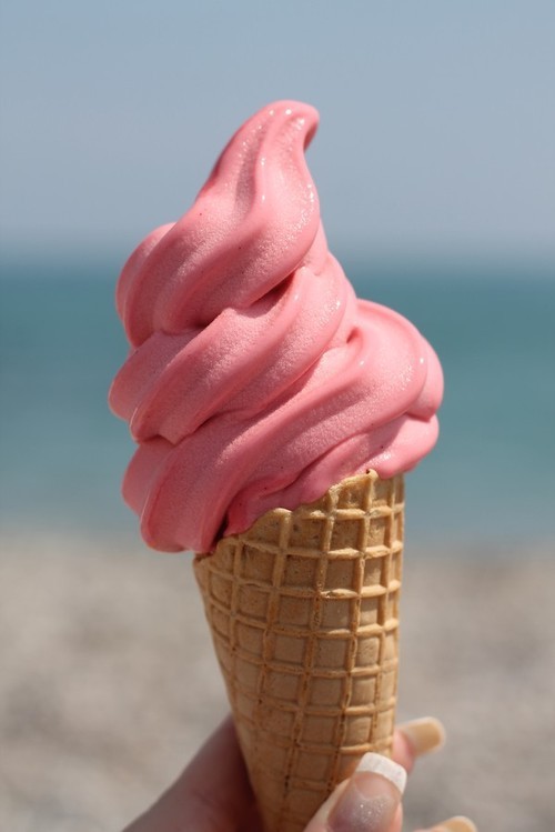 YUMM | via Tumblr on We Heart It. http://weheartit.com/entry/66635686/via/glowinginthedarkness
