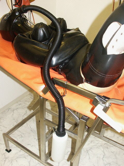 perversergummificker:  Urine breathing practice