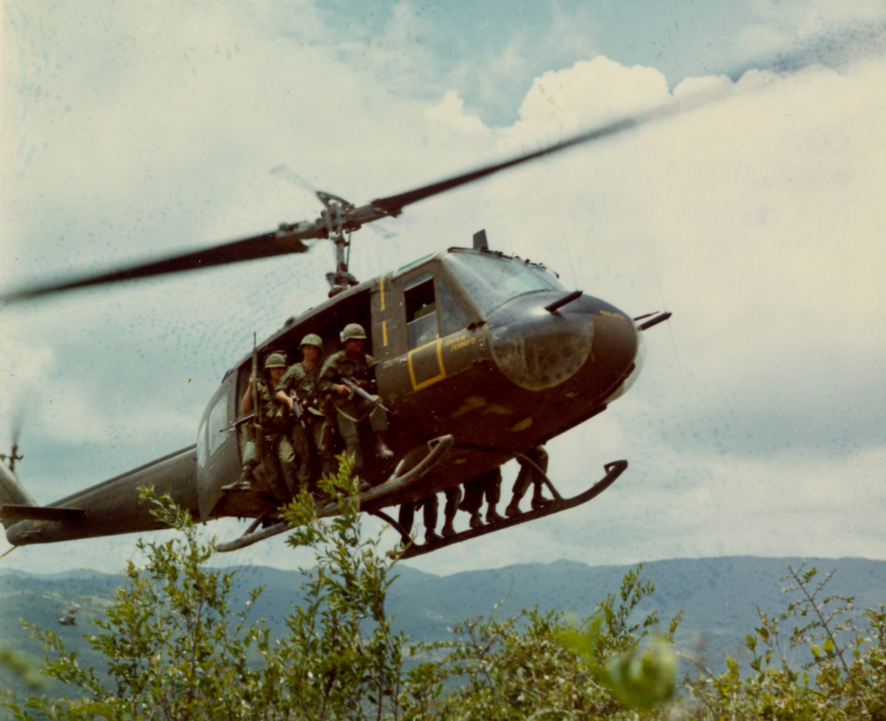 warinvietnam:  1st Cavalry Division during air assault, Operation Oregon 4-1967
