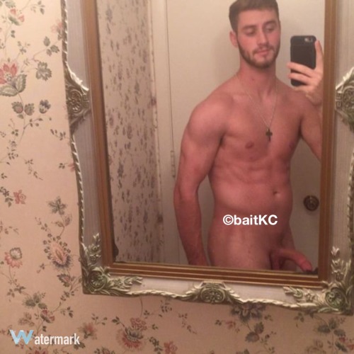 universitydudes:  dumbcollegejocks3: baitkc: College baseball player!!!  Dumbcollegejocks3.tumblr.com  nice