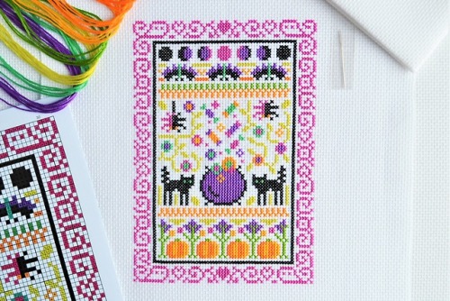 theworldinstitches:Here’s a free cross stitch pattern! Enjoy x Some lovely folks asked for this, so 