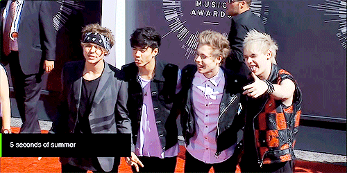 hemmingsluke:  5sos arriving at the 2014 MTV VMAs 
