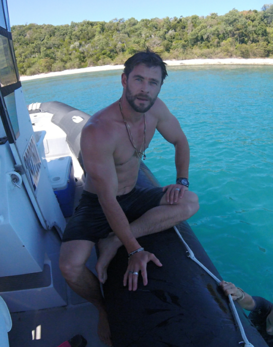 hotcelebs2000:  CHRIS HEMSWORTH