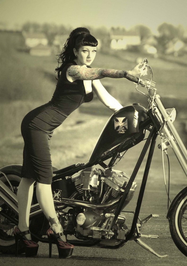 biker-queens:  Biker Queen Biker Queen on Twitter 