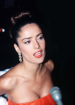 sinatrra:  Salma Hayek at Elizabeth Taylor’s