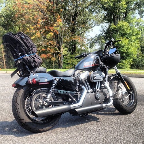 Ridin my side bitch to work ✊. #harley #harleydavidson #48 #blackonblackonblack #hog #bike #bikelife