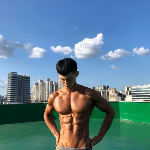 shreddedobsession:Lee Hyun Se