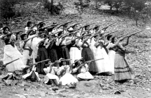 the-history-of-fighting:Female soldiers from the Mexican Revolution, (1910 - 1920)