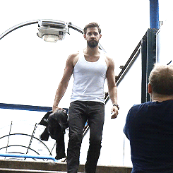 Gormless In Kl Behind The Scenes Of John Krasinski S Men S Health