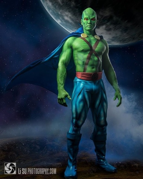 Martian Manhunter! I LOVE working with other artists. This photos is a collaboration with the stunni