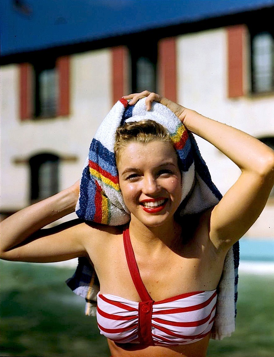 missingmarilyn:
“ Marilyn Monroe photographed by Richard Miller, 1946.
”