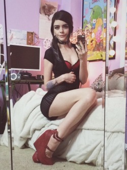 ixnay-on-the-oddk:  I’m late 🙈 but I’ll be online in 5! Check Twitter (@ ashemareexoxo) for a direct link!