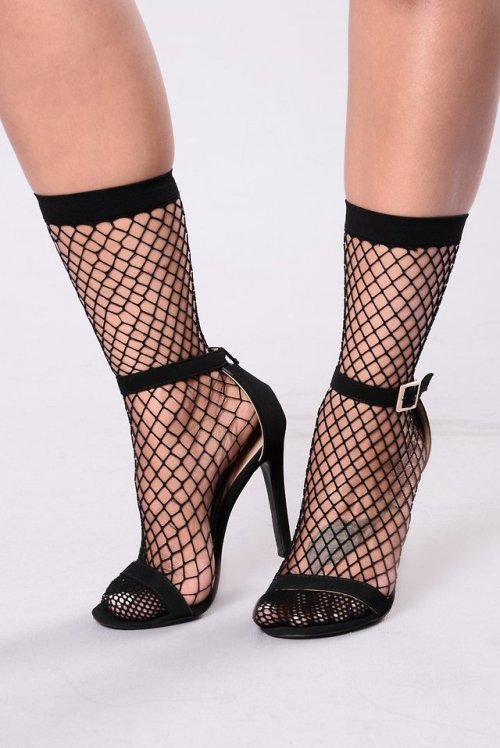 john6868: heelza: #best ultra sexy fishnet socks with strappy shoes