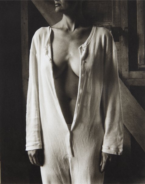 edoardojazzy:  Nude In Gown@Regina Deluise