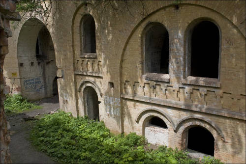 abandonedography: Tarakanov Fortress in Dubno, Ukraine (source)