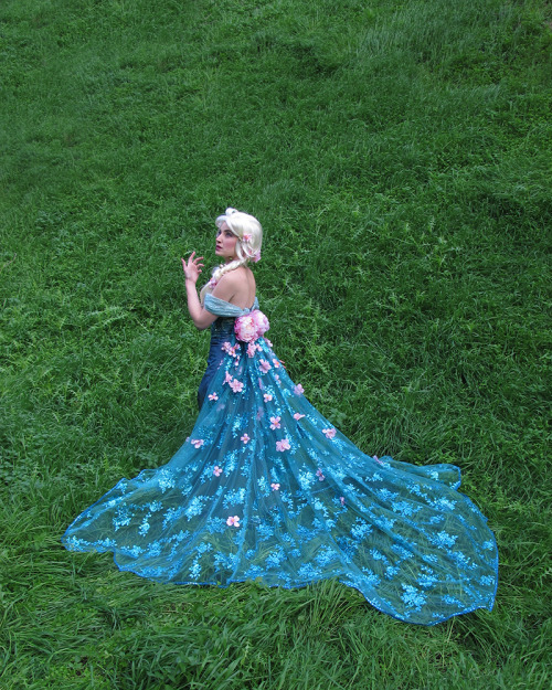 Queen Elsa Frozen Fever Cosplay by glimmerwood