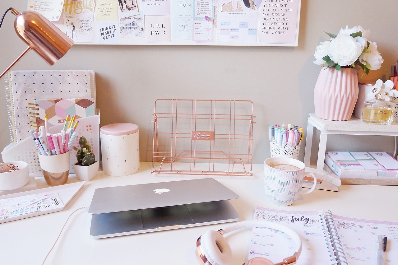 girly study table