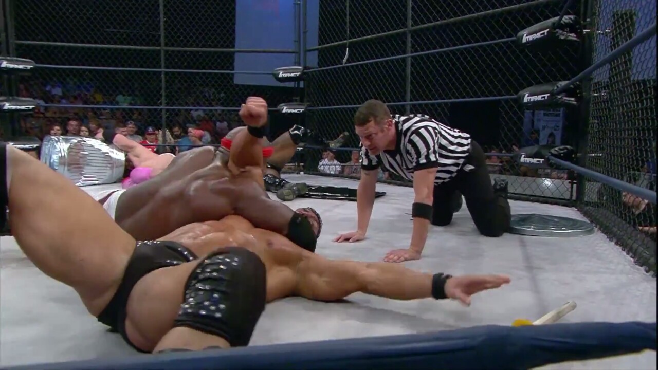 rwfan11:  A hot between the legs shot of EC3 from last night episode 9-29-16 of impact