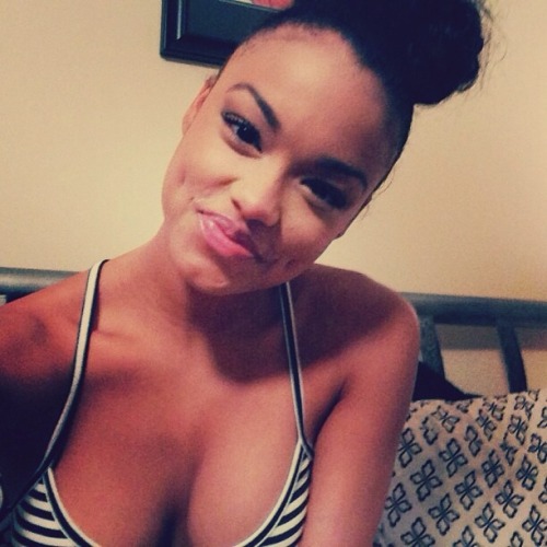 flyestfemales:  flyestfemales = http://diamondnostripper.tumblr.com 