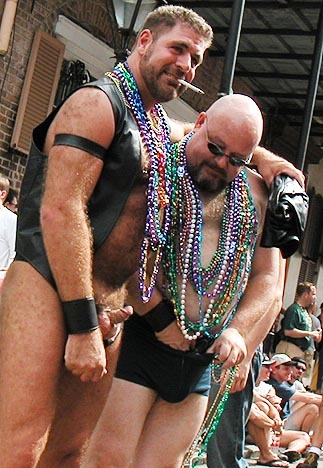 txtygrrxxx:  Hmmm, I know one of those guys. 